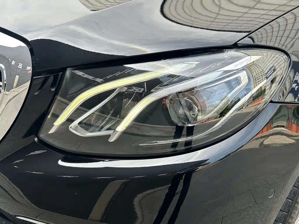 Mercedes-Benz E-Class 2019 — фото 15