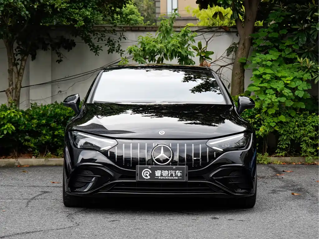 Mercedes-Benz EQE AMG 2025 — фото 2