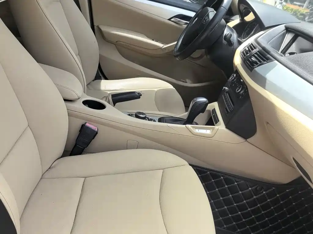 BMW X1 2012 — фото 16