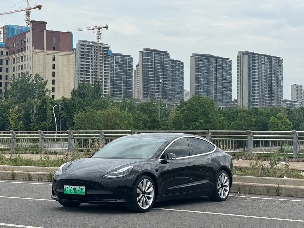 Tesla Model 3 2020 — фото 1