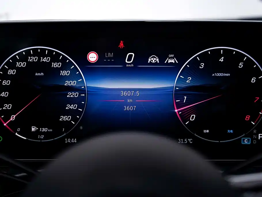 Mercedes-Benz C-Class 2026 — фото 16