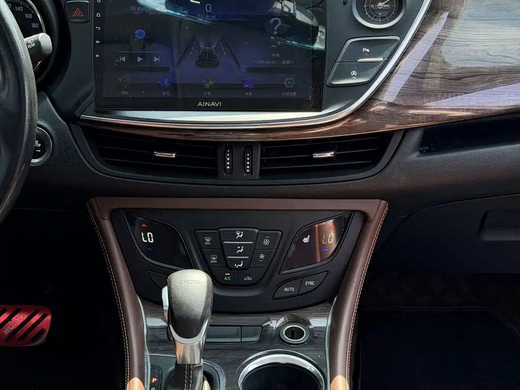 Buick Envision Plus 2017 — фото 18