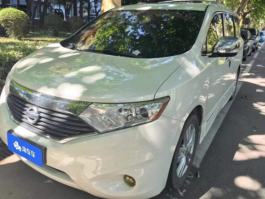 Nissan Quest 2013 — фото 1
