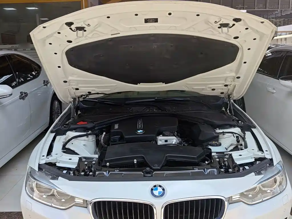 BMW 3 Series 2015 — фото 20