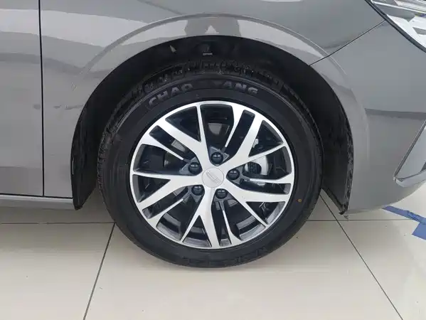 Geely Emgrand 2025
