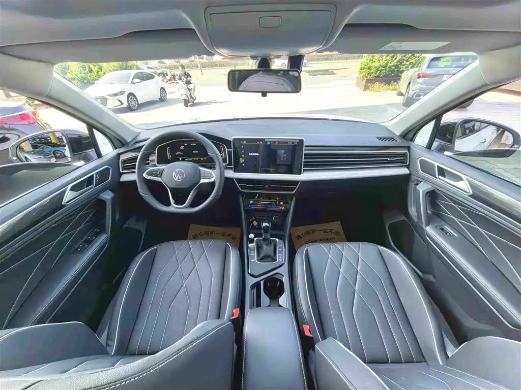 Volkswagen Tiguan L 2025