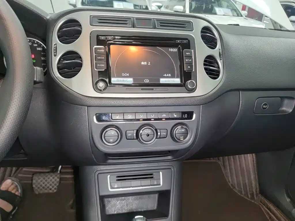 Volkswagen Tiguan 2015 — фото 13