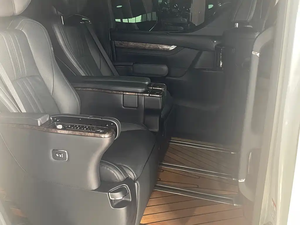 Toyota Vellfire 2020 — фото 6