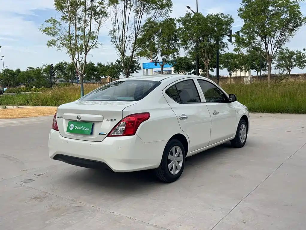Nissan Sunny 2016 — фото 15