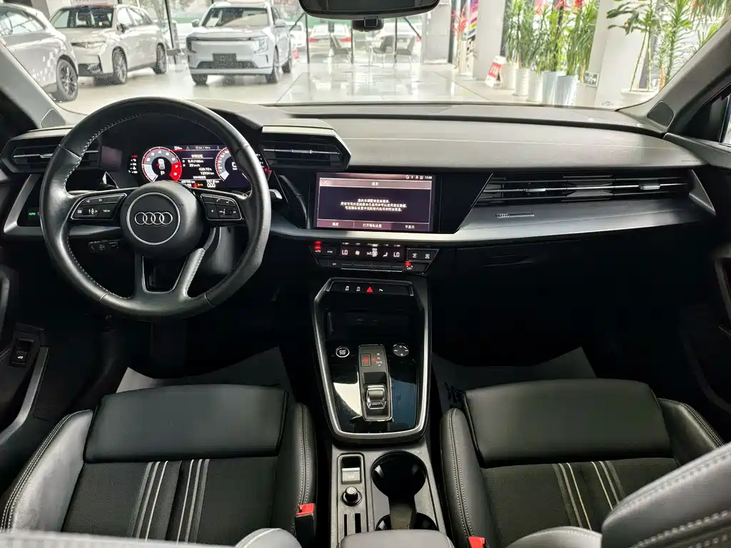 Audi A3 2021 — фото 10