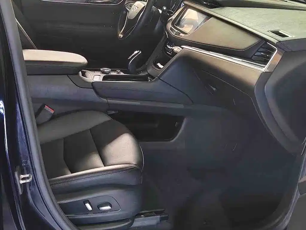 Cadillac XT6 2021 — фото 15