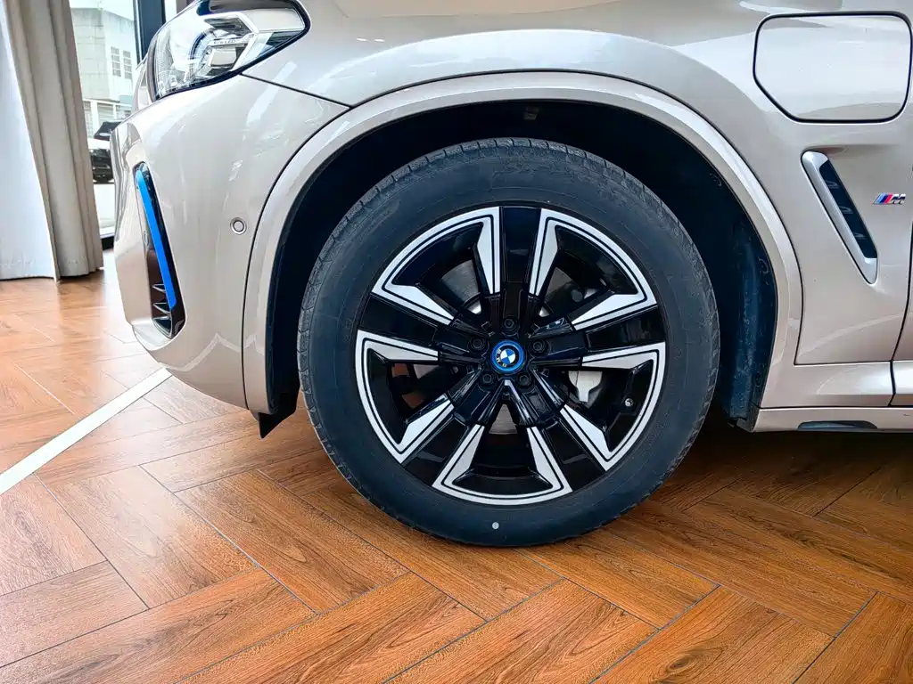 BMW iX3 2022 — фото 11