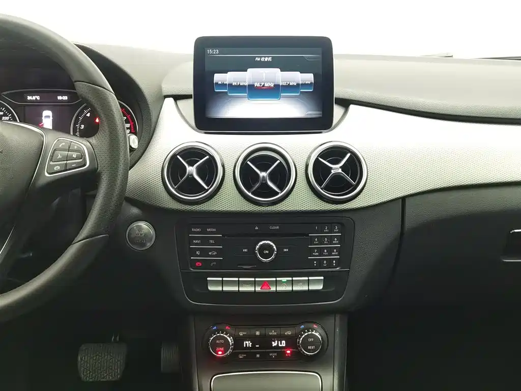 Mercedes-Benz B-Class 2017 — фото 12