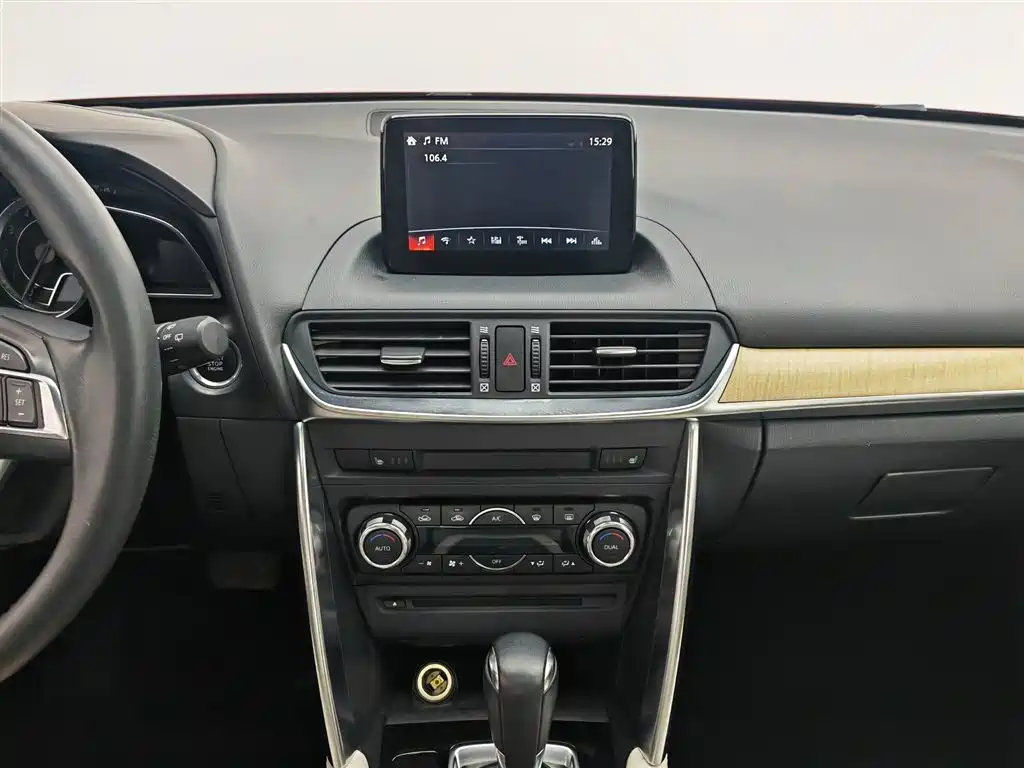 Mazda CX-4 2016 — фото 12