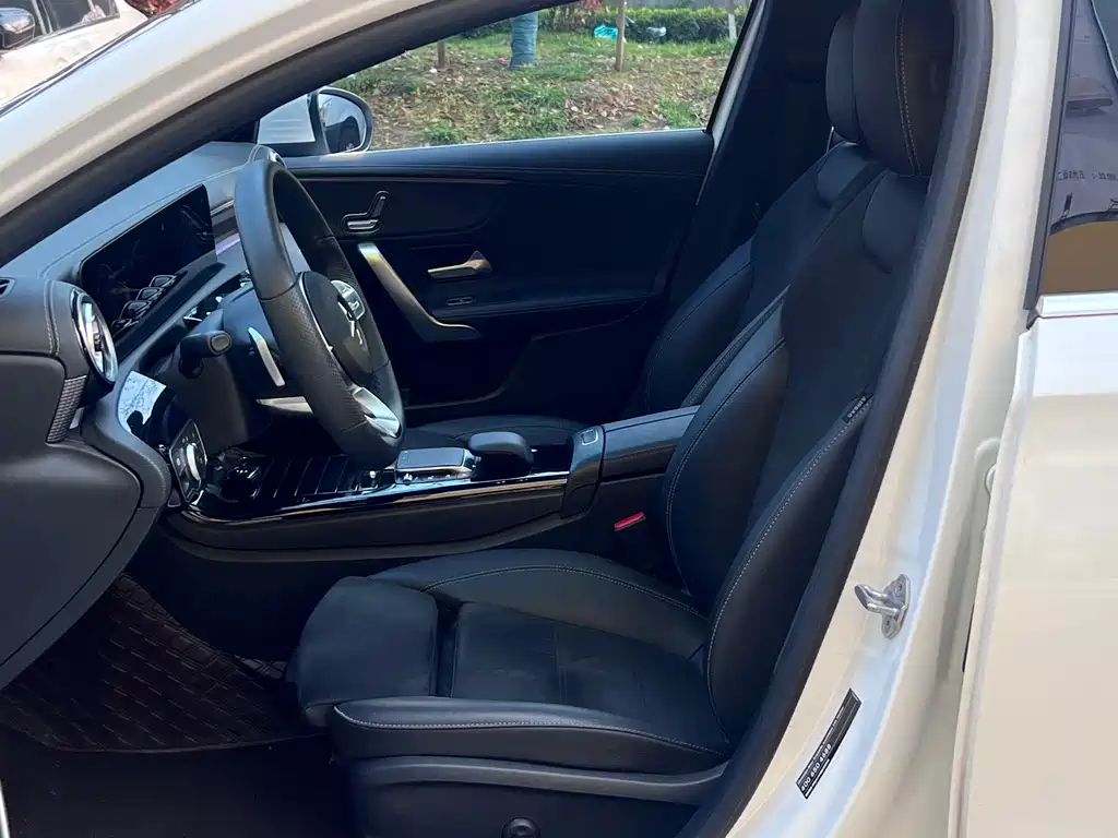 Mercedes-Benz A-Class 2023 — фото 10