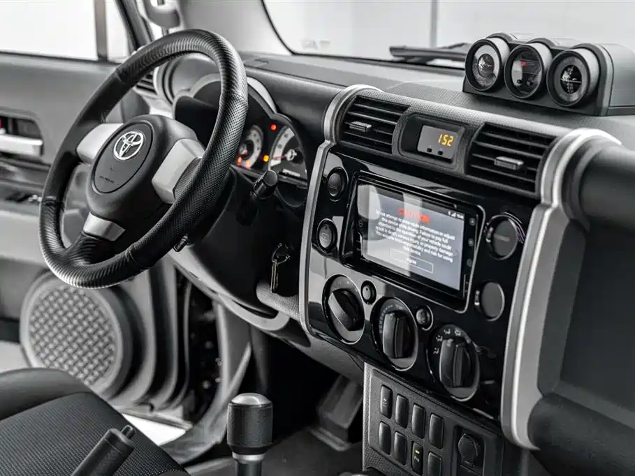 Toyota FJ Cruiser 2020 — фото 19