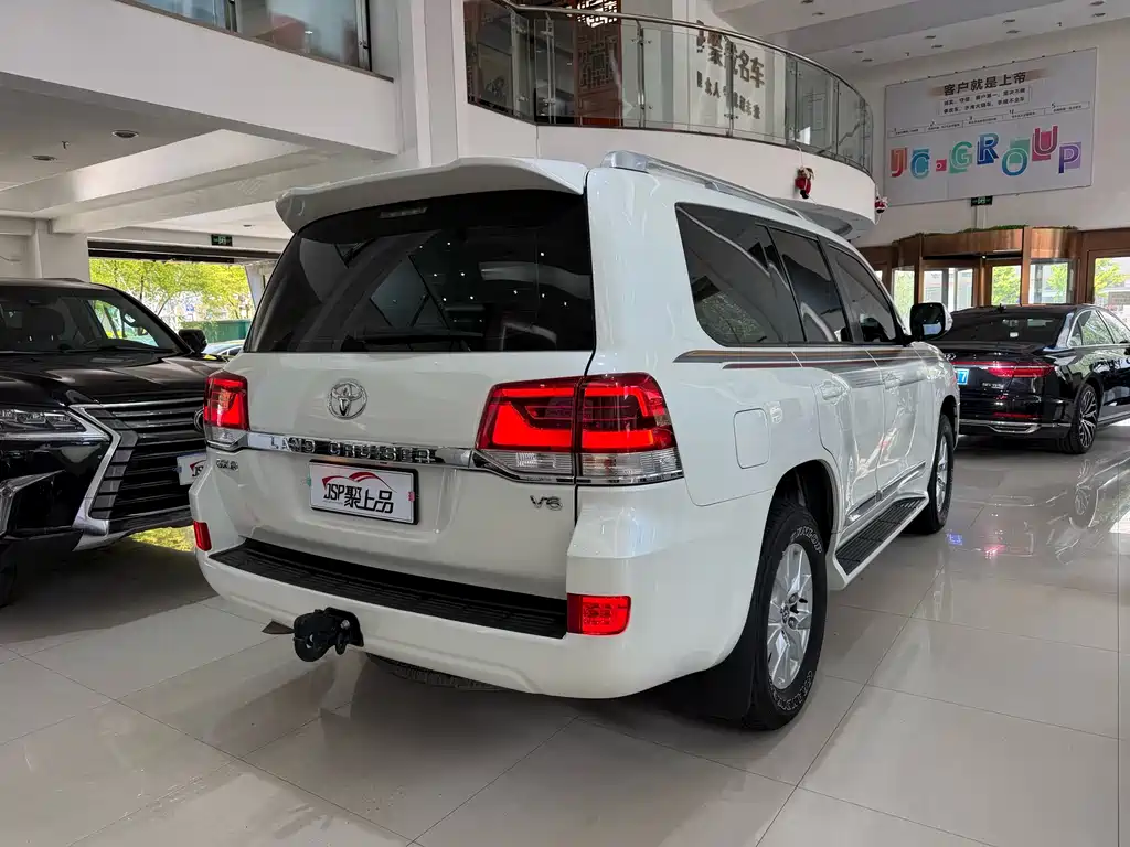 Toyota Land Cruiser 2017 — фото 12