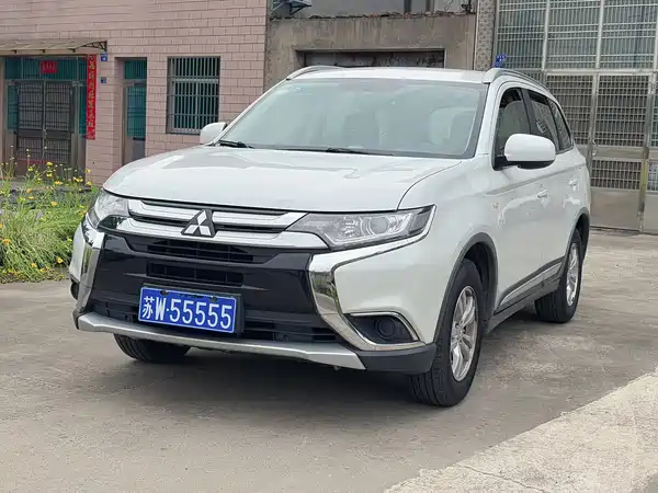 Mitsubishi Outlander 2016