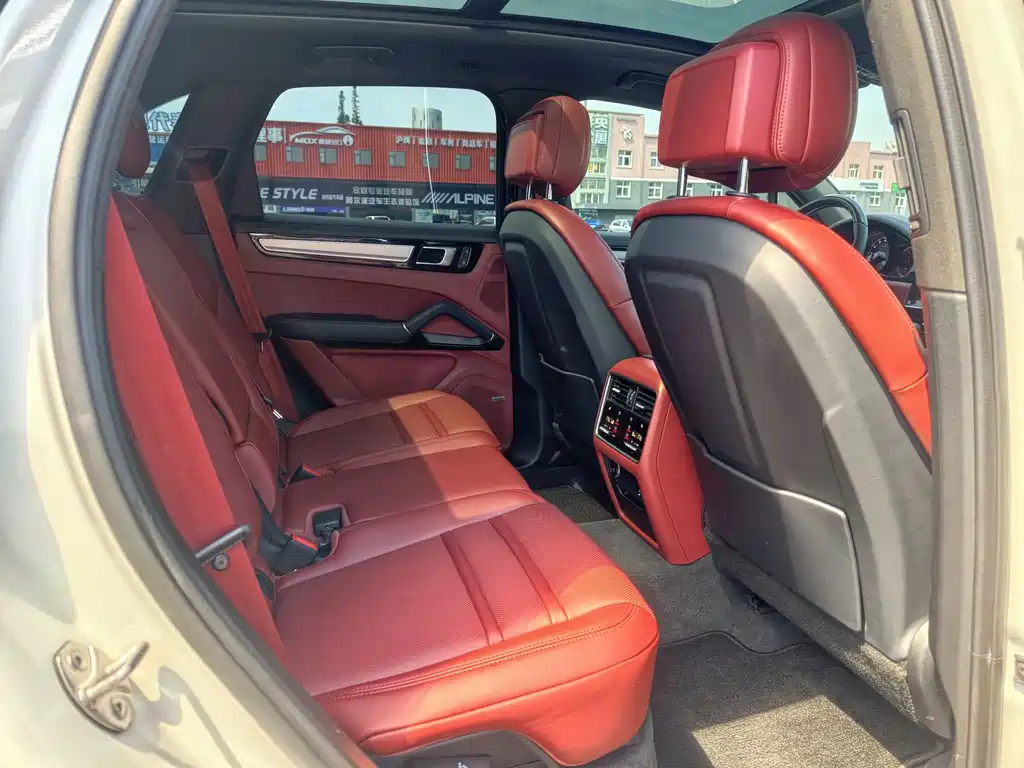 Porsche Cayenne 2022 — фото 12