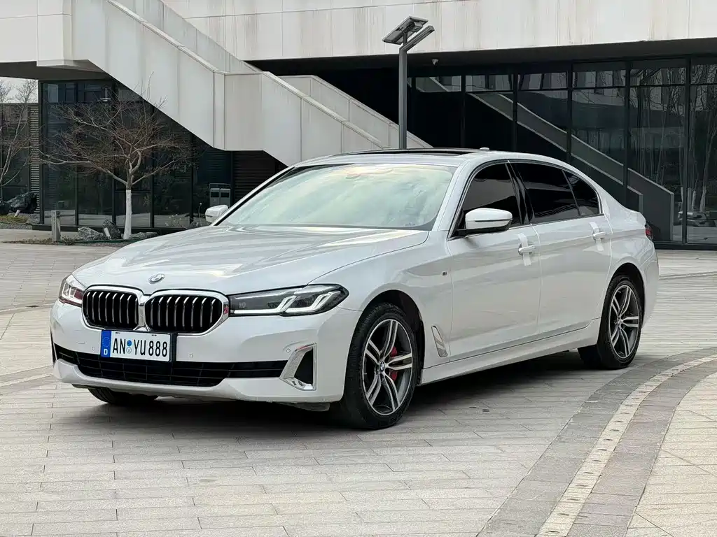 BMW 5 Series 2021 — фото 1