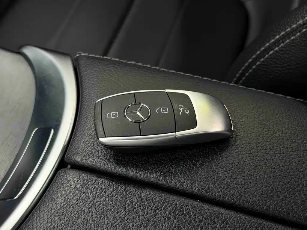 Mercedes-Benz C-Class 2019 — фото 37