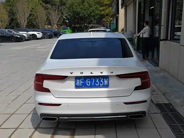 Volvo S60 2021