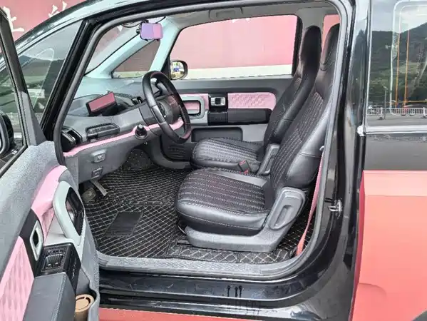 Baojun E300 2020