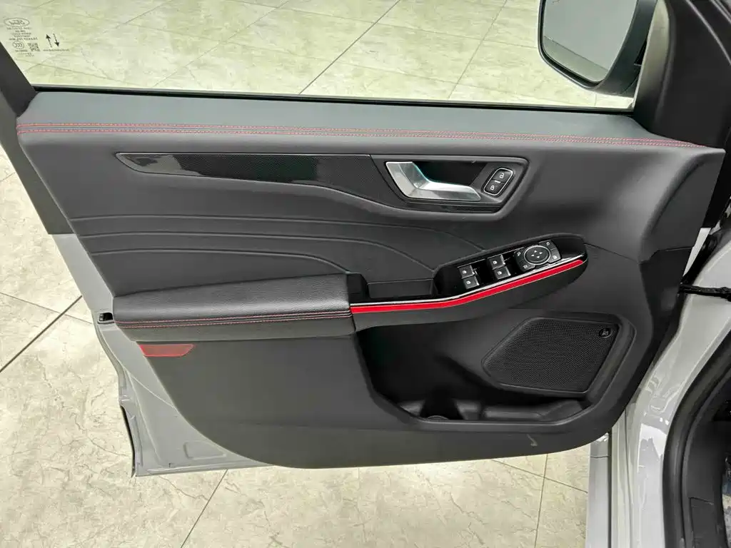 Ford Edge 2023 — фото 10