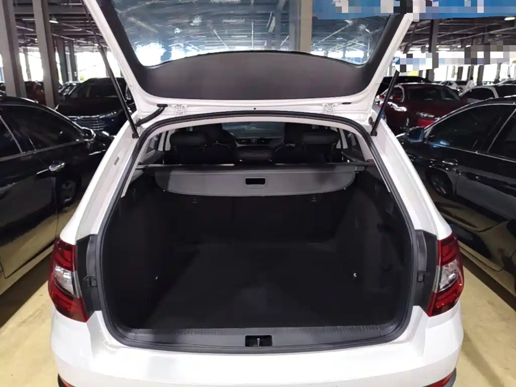 Skoda Octavia 2018 — фото 19