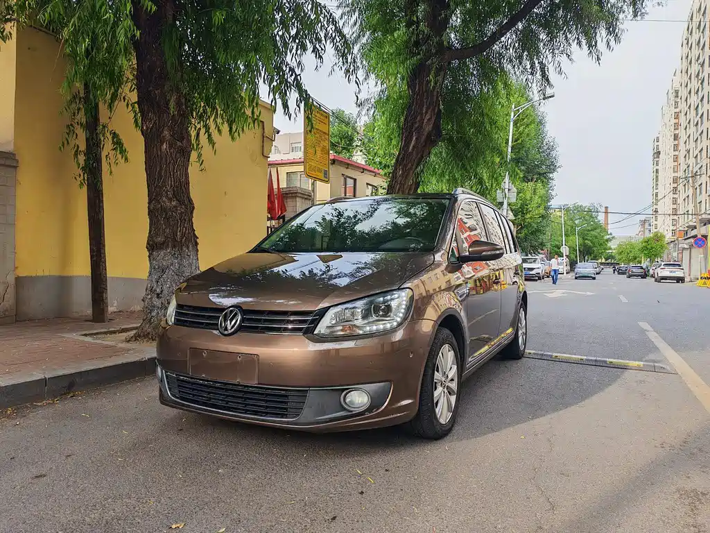 Volkswagen Touran 2014