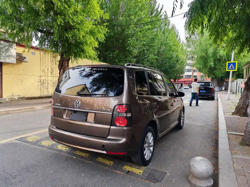 Volkswagen Touran 2014