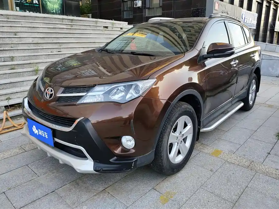 Toyota RAV4 2014 — фото 1
