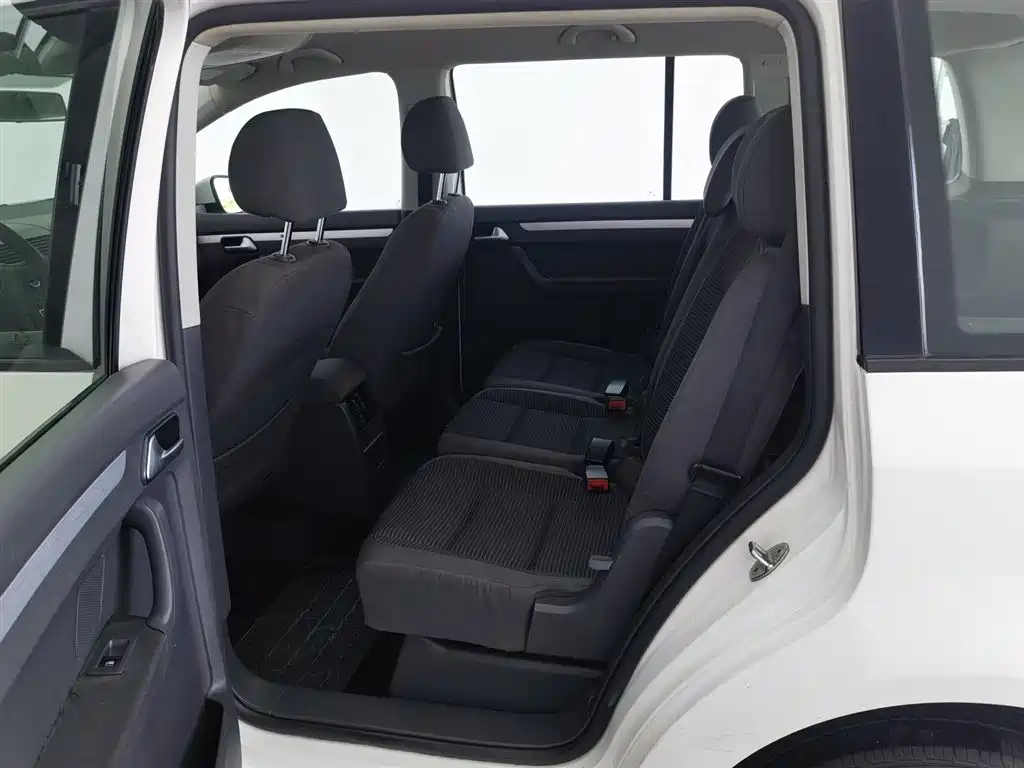 Volkswagen Touran 2015 — фото 15