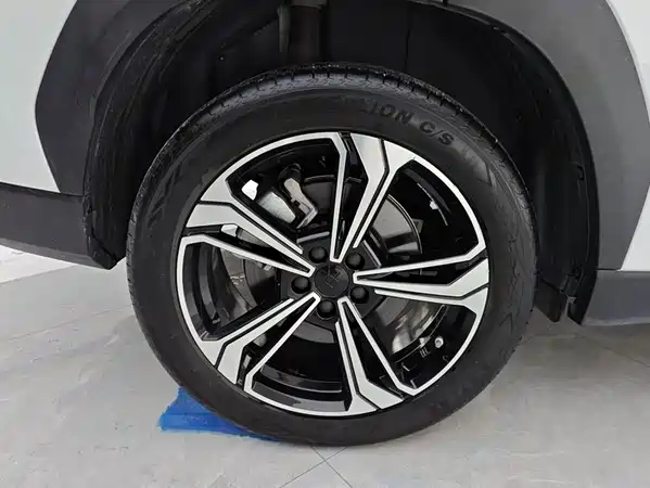 Geely Galaxy L7 2024