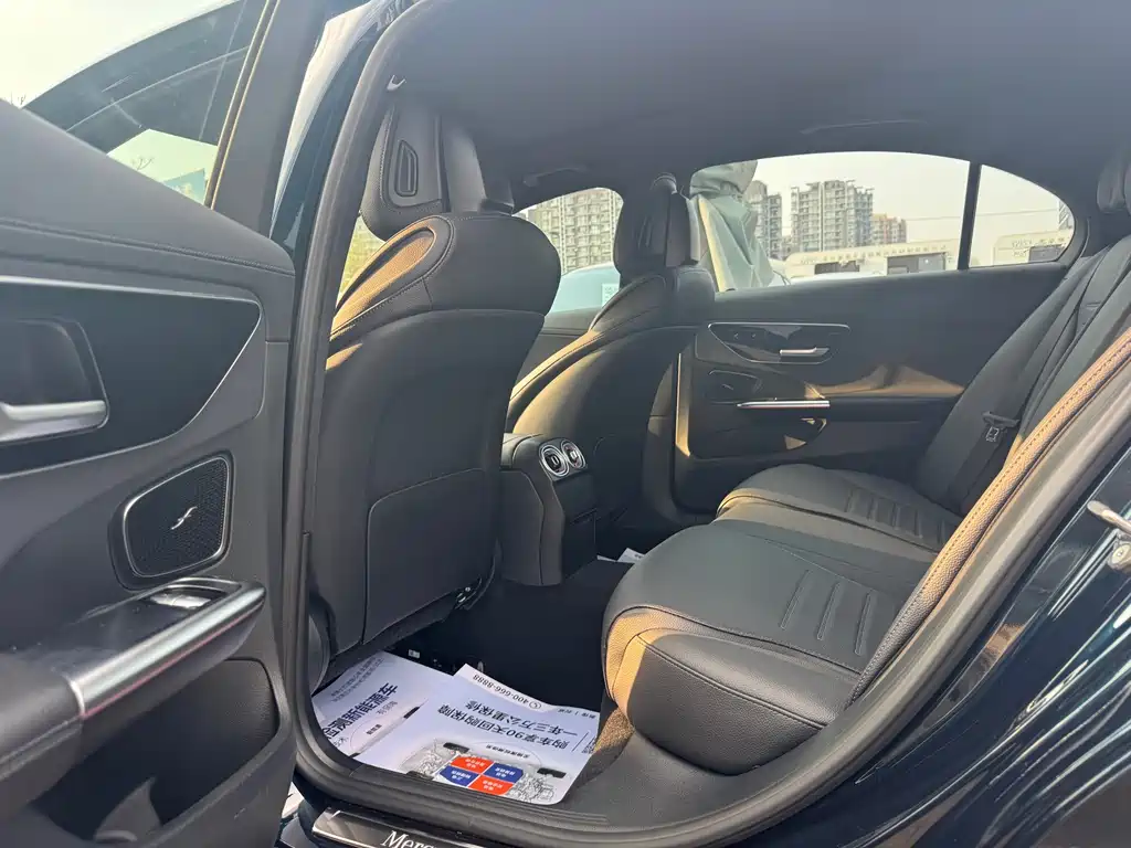 Mercedes-Benz C-Class 2023 — фото 21