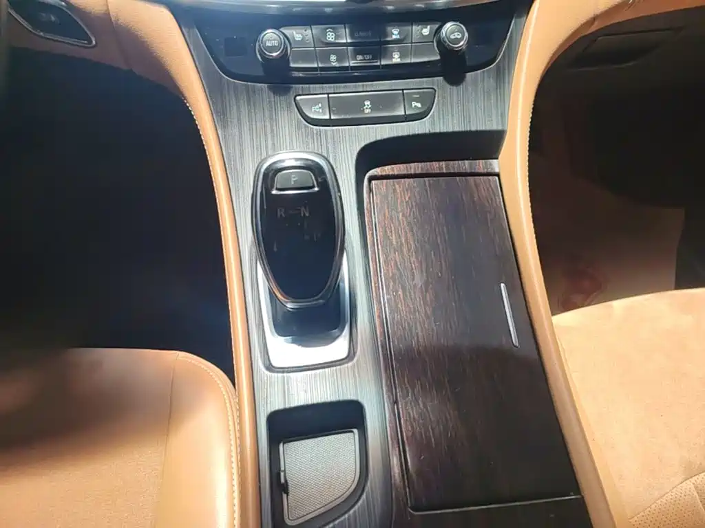 Buick LaCrosse 2018 — фото 14