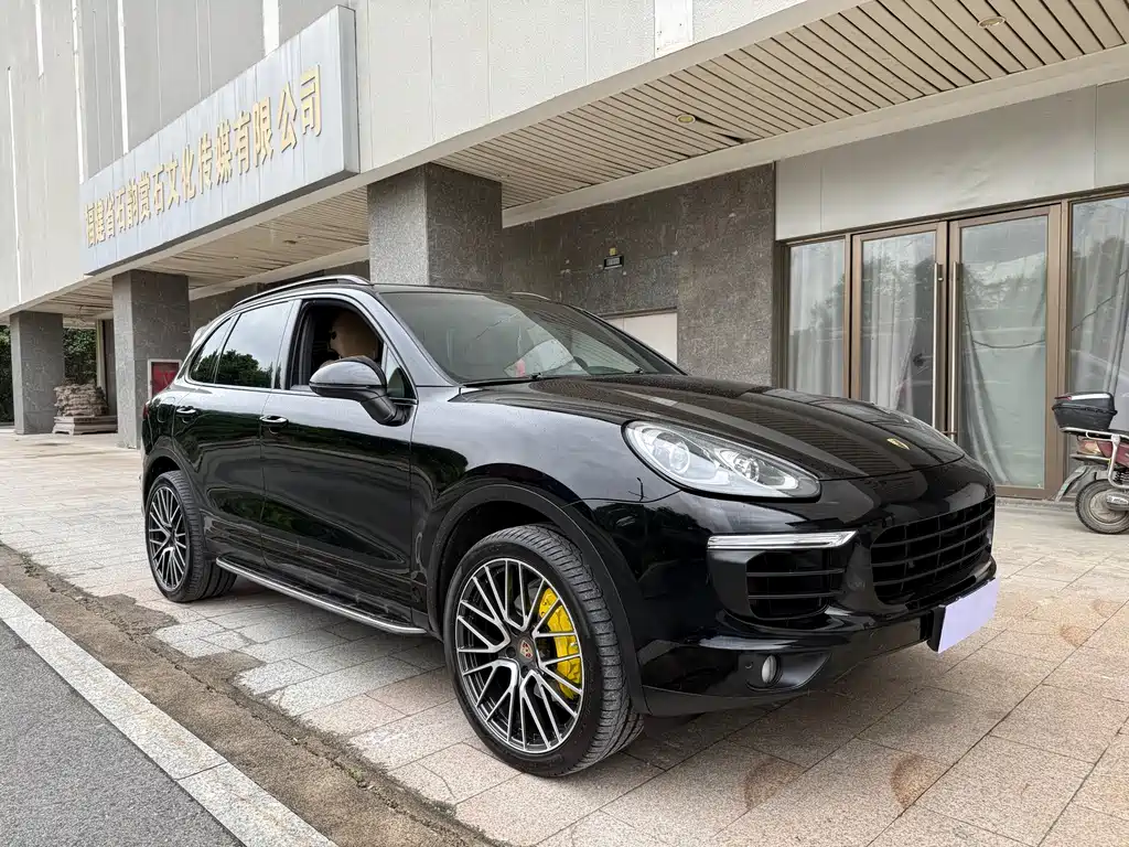 Porsche Cayenne 2017 — фото 3