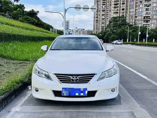 Toyota Reiz 2011
