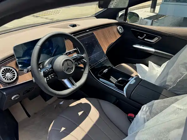 Mercedes-Benz EQE 2025
