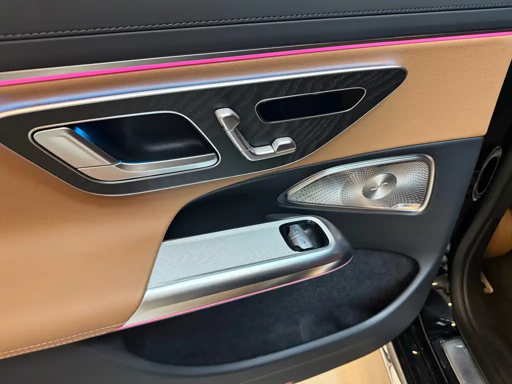 Mercedes-Benz E-Class 2025 — фото 12
