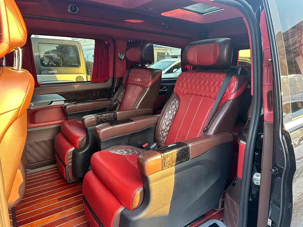 Mercedes-Benz V-Class 2020 — фото 14
