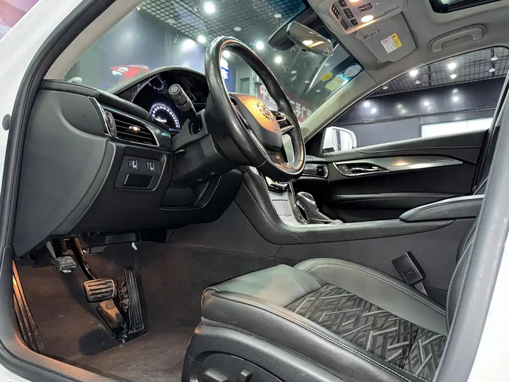 Cadillac ATS-L 2015 — фото 16