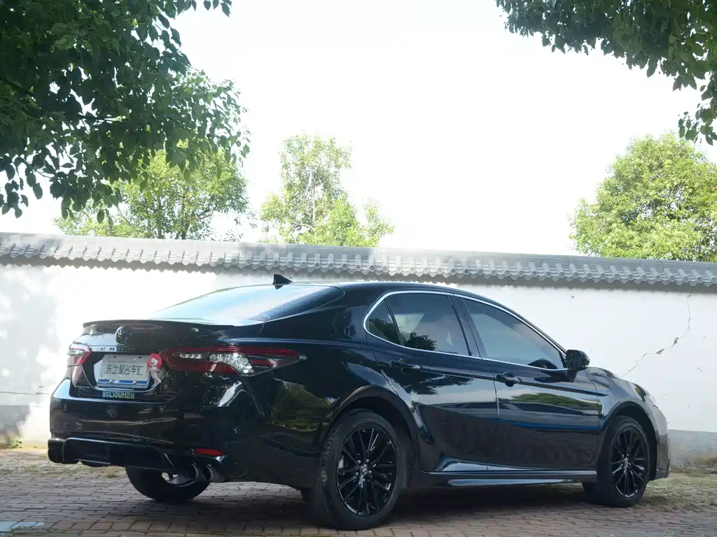 Toyota Camry 2023 — фото 10