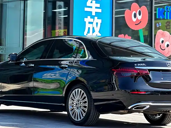 Mercedes-Benz E-Class 2023