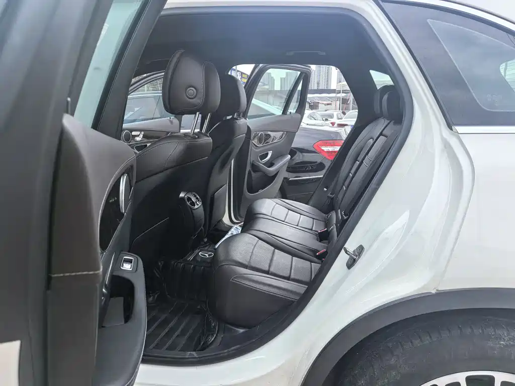 Mercedes-Benz GLC 2018 — фото 14