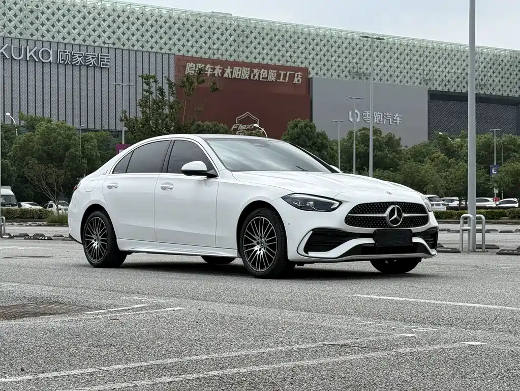Mercedes-Benz C-Class 2025 — фото 4
