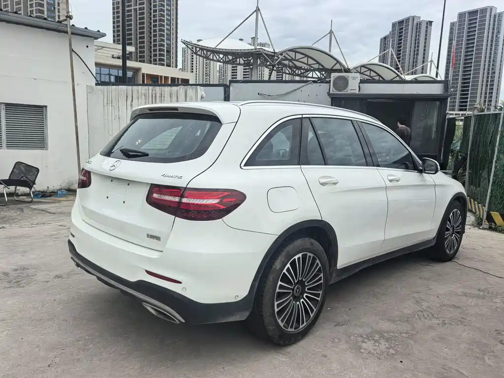 Mercedes-Benz GLC 2018 — фото 11
