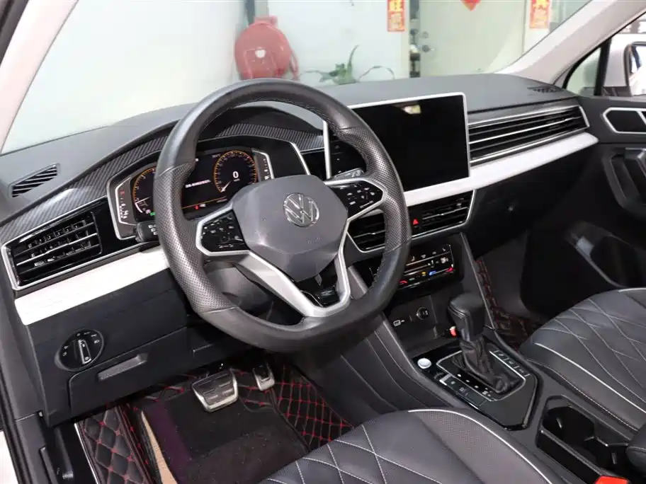 Volkswagen Tiguan L 2022 — фото 10