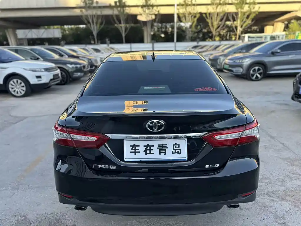 Toyota Camry 2022 — фото 8