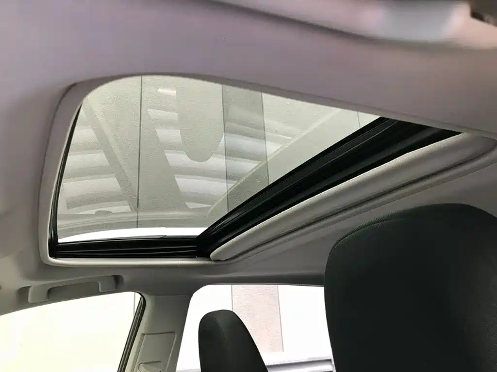 Toyota RAV4 2019 — фото 12